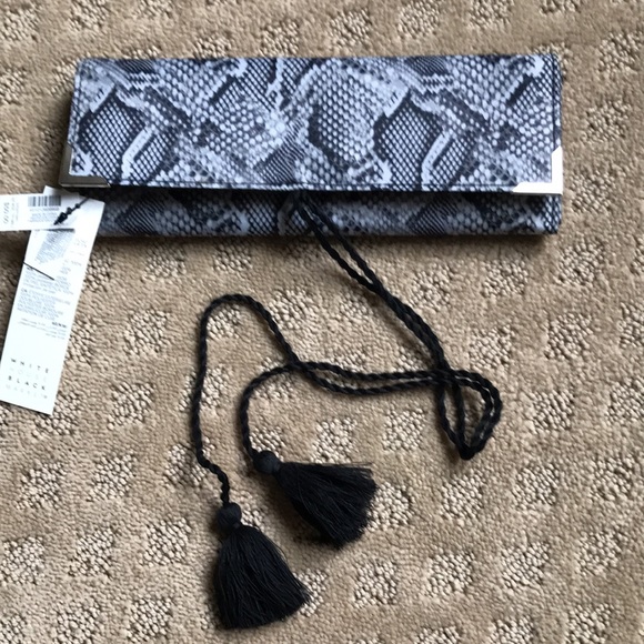 WHBM Snakeskin Travel Jewelry Roll Organizer - Picture 2 of 7